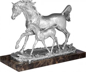 Скульптура "Кобыла с жеребенком" посеребрение (Silver mare with foal)