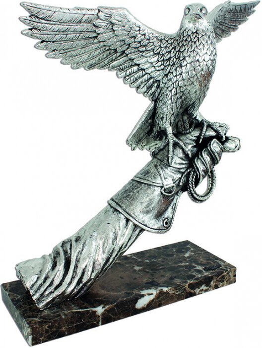 Скульптура "Сокол садится на руку" посеребрение (Silver falcon perched on arm)