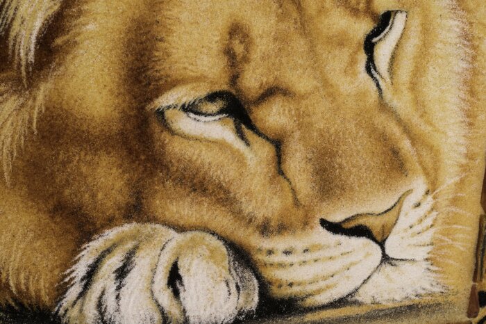 Картина из янтаря "Лев"