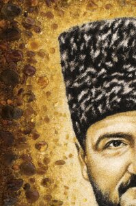Портрет из янтаря "Ахмат Кадыров"
