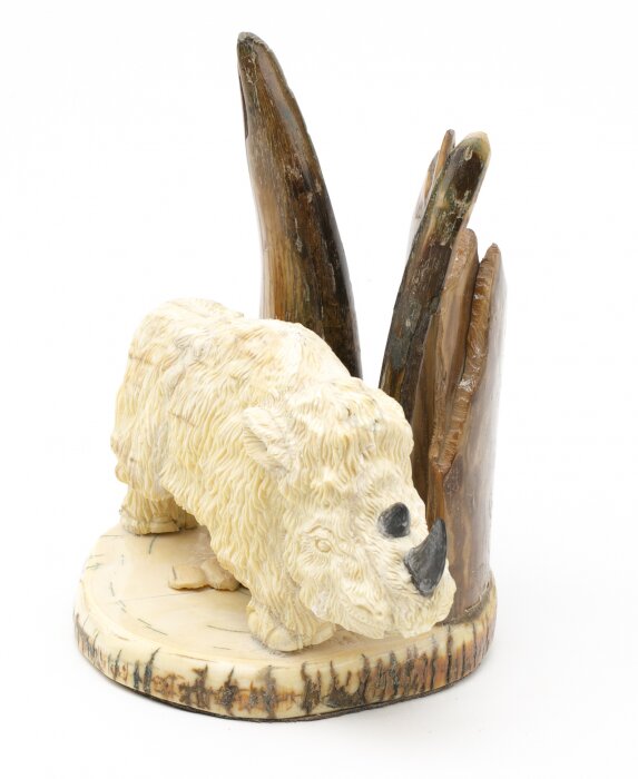 Сувенир из бивня мамонта "Шерстистый носорог"