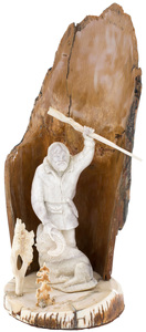 Скульптура из бивня мамонта и рога лося "Охотник"