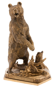 Скульптура бронзовая "Лисинский медведь на задних лапах"