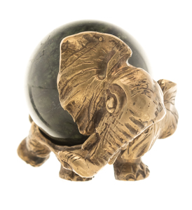 Скульптурная композиция из бронзы "Слон с шаром №6"