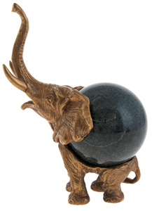 Скульптурная композиция из бронзы "Слон с шаром №2"