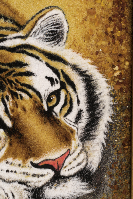 Картина из янтаря "Отдыхающий тигр"