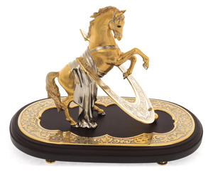 Статуэтка бронзовая "Золотой конь с подковой" палисандр на овальной подставке