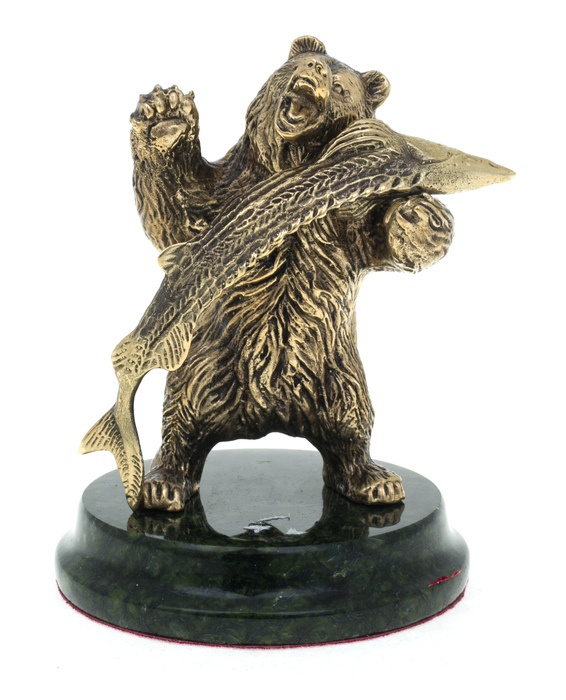 Статуэтка из бронзы "Медведь с осетром"