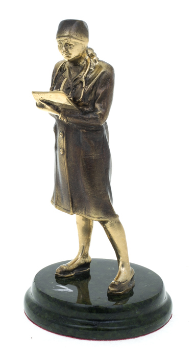 Статуэтка из бронзы "Женщина-врач"