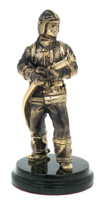 Статуэтка из бронзы "Пожарный" (змеевик)