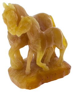 Статуэтка из янтаря "Лошади"