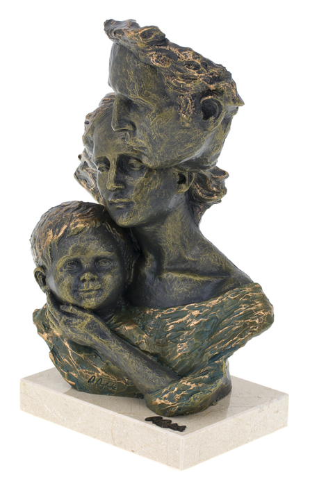 Скульптура "Семья" (Enthral)