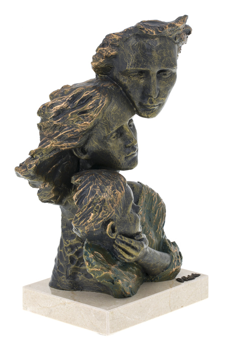 Скульптура "Семья" (Enthral)