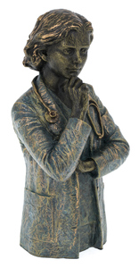 Скульптура "Врач" (Doctor female)