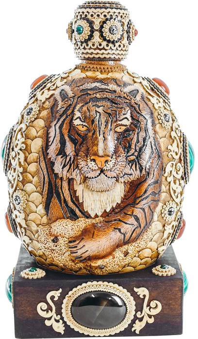 Фляжка "Тигр" с подставкой (береста, малахит)