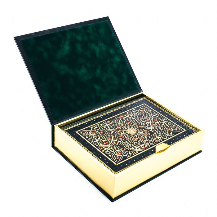 Книга в кожаном переплёте "Коран". (в коробе)