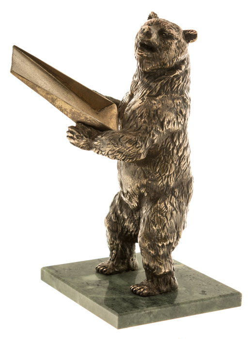 Статуэтка из бронзы "Медведь с лотком" на змеевике