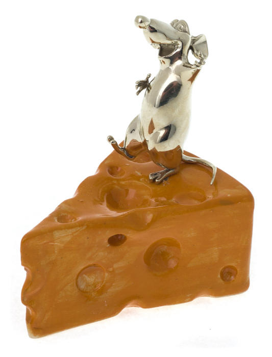 Статуэтка из мельхиора "Мышонок на сыре"