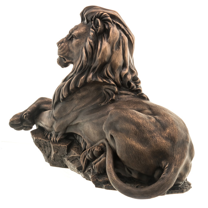 Авторская скульптура из бронзы "Лев"
