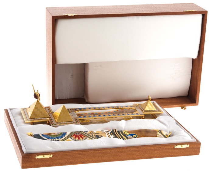 Композиция с ножом "Египетские пирамиды" Златоуст