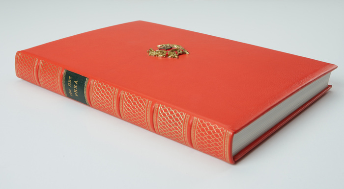 Книга в коробе с моделями техники и фигурками военнослужащих "100 лет Красной армии"