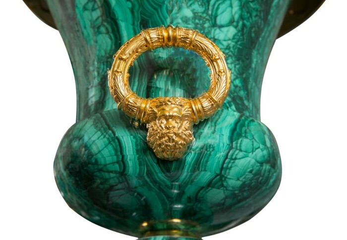 Средняя малахитовая ваза «Классика»
