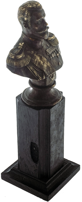 Статуэтка-бюст Николая II (мореный дуб, бронза)