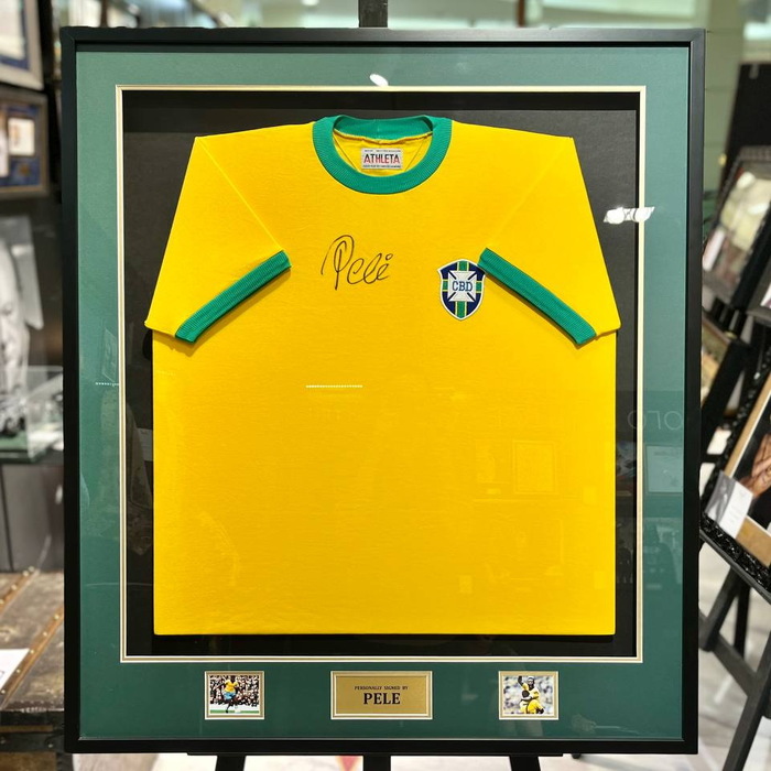 Пеле - Ретро-футболка сборной Бразилии с автографом