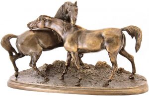 Скульптура бронзовая "Играющие лошади"