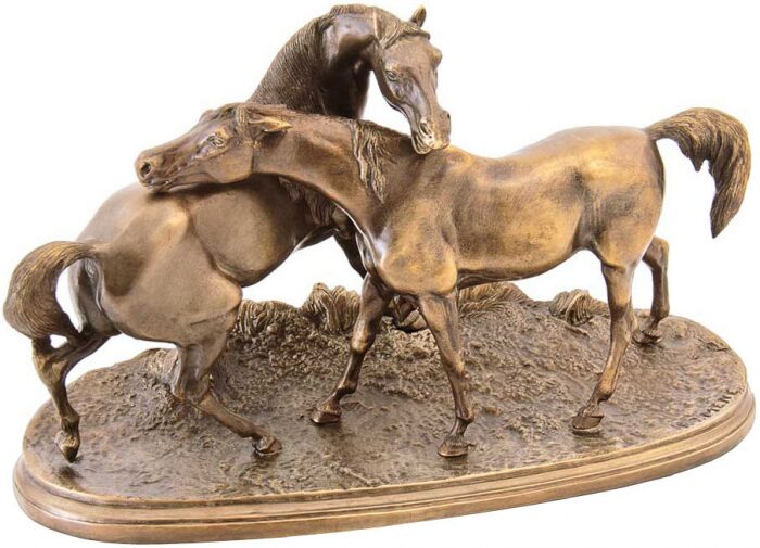 Скульптура бронзовая "Играющие лошади"
