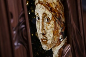 Панно из дерева и янтаря Ян Вермеер "Девушка с жемчужной серёжкой"