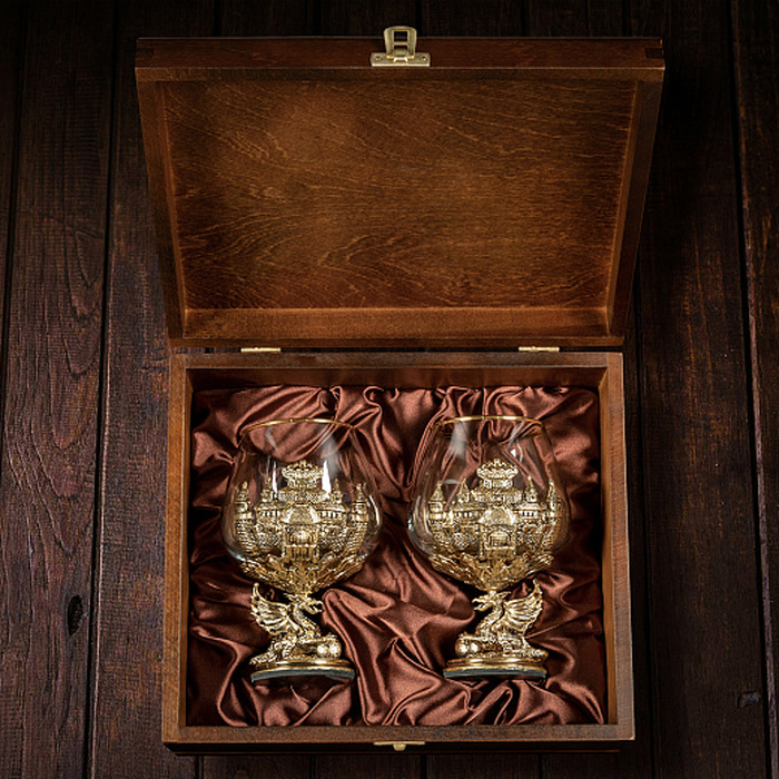 Набор из 2-х бокалов для коньяка "Дракон на шаре" в деревянной шкатулке