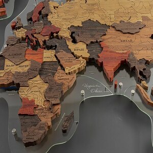 Карта мира из ценных пород дерева 3D "Экзотика", на заказ