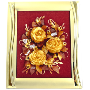 Панно из янтаря "Букет роз" в золотой рамке