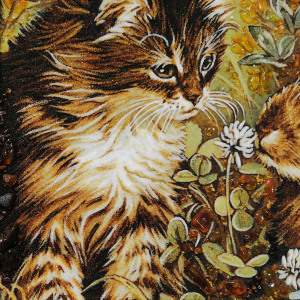 Картина из янтаря "Кот и кролик"