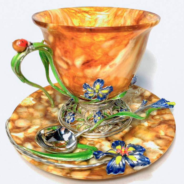 Чашка чайная из янтаря "Ирис"