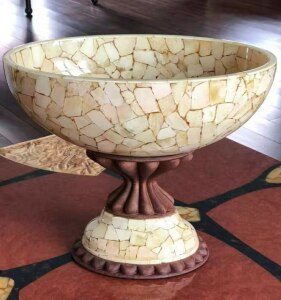 Эксклюзивная янтарная ваза "Гелиос"