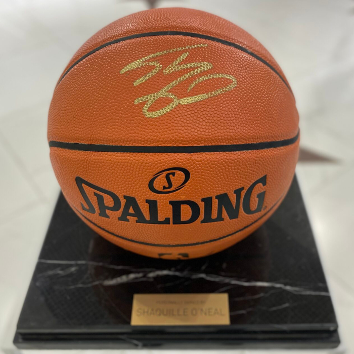 Баскетбольный мяч с автографом Шакила О’Нила, мрамор черный