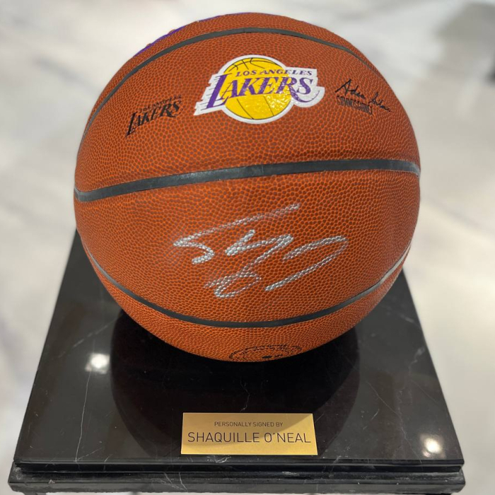 Баскетбольный мяч с автографом Шакила О’Нила, мрамор черный