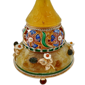 Ювелирная композиция из янтаря в стиле Фаберже "Яйцо с ежевикой"