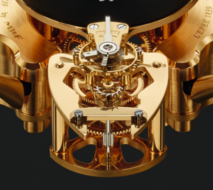 Эксклюзивные настольные часы "Arachnophobia" Gold
