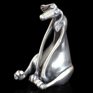 Серебряная фигурка "Собачка мечтает"