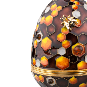 Яйцо-шкатулка "Медовый" из меди с янтарём
