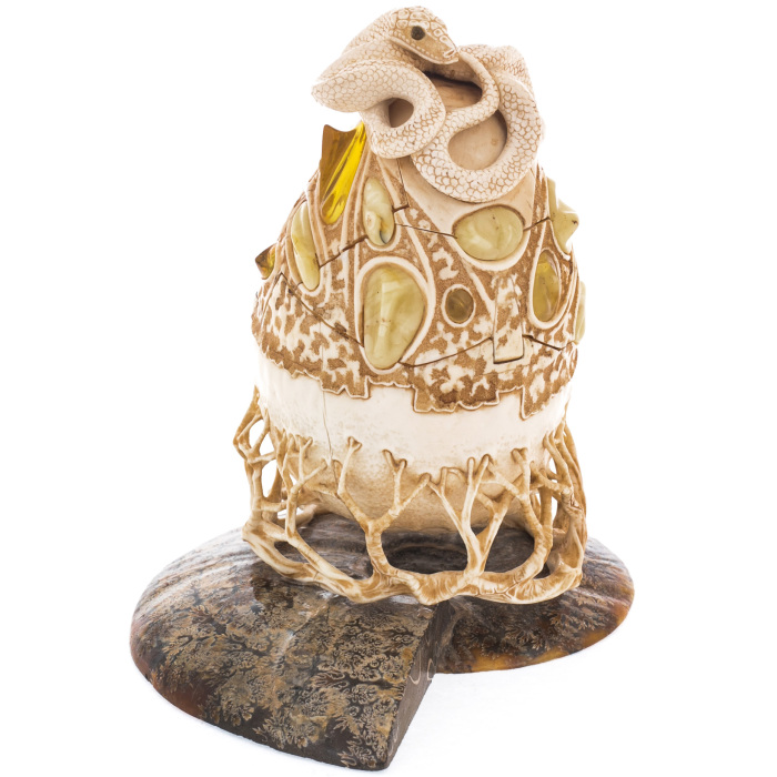 Сувенир из бивня мамонта "Яйцо мироздания. Рождение дракона"