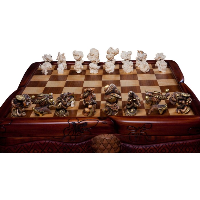 Шахматы из бивня мамонта "Парад-алле"