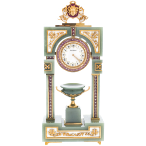 Эксклюзивные настольные часы из нефрита "Медуза Горгона" с вазой