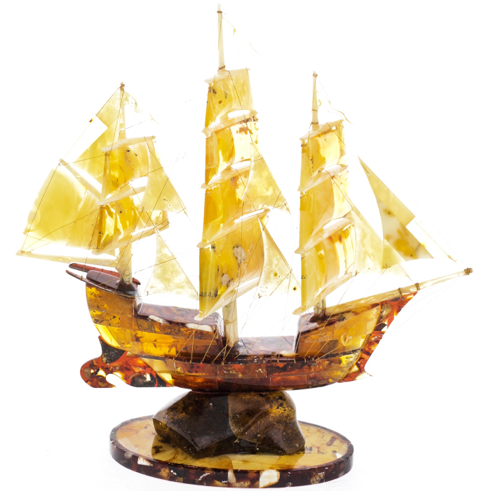 Сувенир из янтаря "Корабль Бригантина"