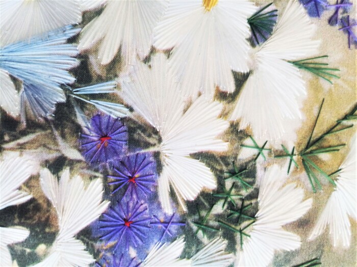 Картина на шелке "Натюрморт с полевыми цветами" ручной работы