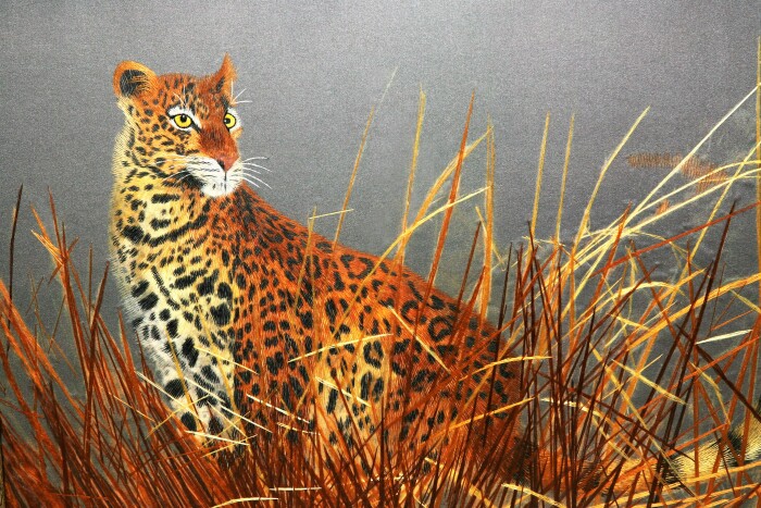 Картина на шелке "Леопард в камышах" ручной работы