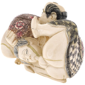 Сувенир из бивня мамонта "Ласки мужчине от женщины"